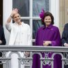 Le prince Daniel, la princesse Victoria, la reine Silvia et le roi Carl XVI Gustaf de Suède au palais de Fredensborg pour célébrer les 75 ans de la reine Margrethe II de Danemark.