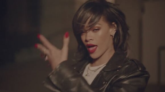 Rihanna patriote dans le plip d'American Oxygen. (capture d'écran)