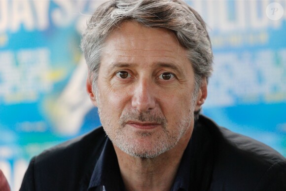 L'animateur Antoine de Caunes - 3e jour du festival Solidays à l'hippodrome de Longchamp à Paris le 29 juin 2014.