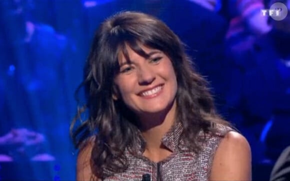 Estelle Denis dans Qui veut gagner des millions ? sur TF1 le vendredi 17 avril 2015.