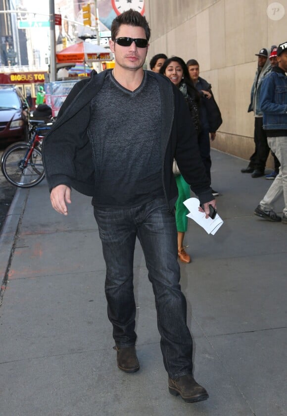 Nick Lachey se promène dans les rues de New York, le 21 avril 2014. 