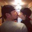  Vanessa Lachey a ajout&eacute; une photo de son fils et son p&egrave;re sur Instagram, le 23 f&eacute;vrier 2015 