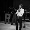 Richard Anthony sur le plateau de l'émission "Le palmarès des chansons" en 1967