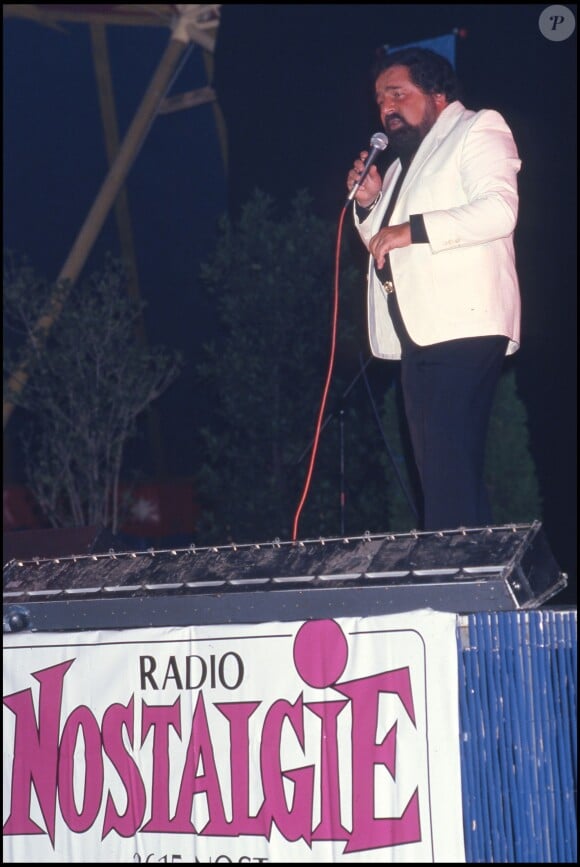 Richard Anthony sur scène en 1988 