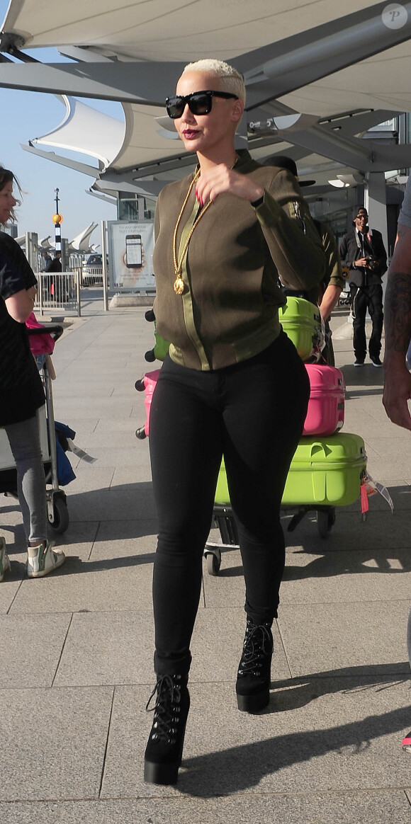 Amber Rose à l'aéroport d'Heathrow à Londres. Le 21 avril 2015.