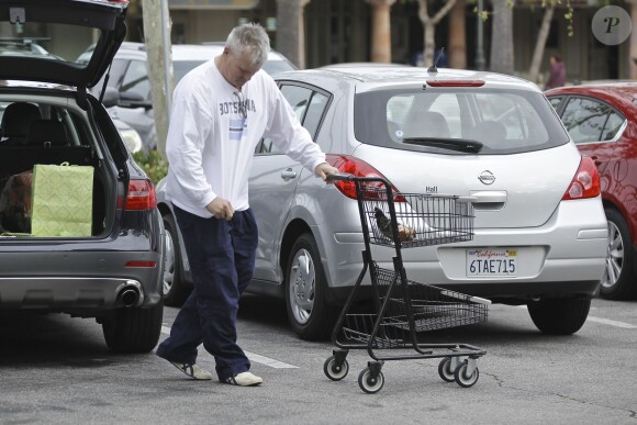 Richard Dean Anderson, méconnaissable, fait ses courses chez Ralph's à Malibu, Los Angeles, le 22 avril 2015.