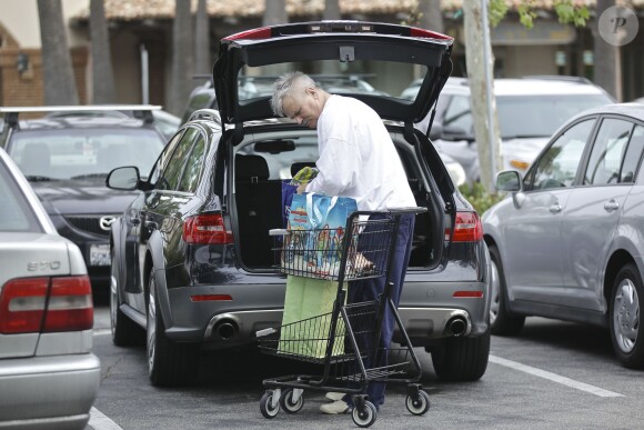 Richard Dean Anderson, méconnaissable, fait ses courses chez Ralph's à Malibu, Los Angeles, le 22 avril 2015.