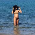 Naya Rivera, enceinte et en bikini, le 18 avril 2015