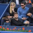 Gerard Piqué, sa compagne Shakira et leur fils Milan assistent à la finale du tournoi de tennis Conde Godo à Barcelone, le 26 avril 2015.