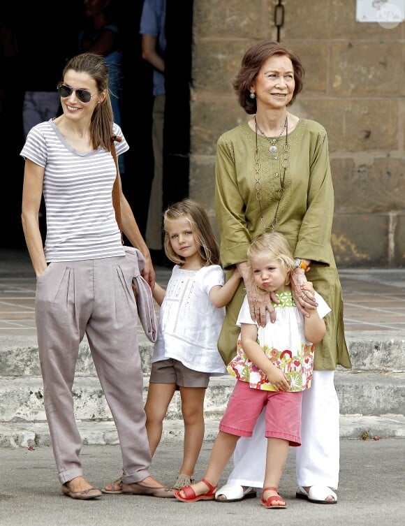 Letizia et Sofia d'Espagne avec les infantes Leonor et Sofia en août 2010 à Majorque