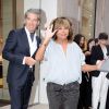 Tina Turner et son mari Erwin Bach à la boutique Emporio Armani à Milan, le 29 avril 2015.