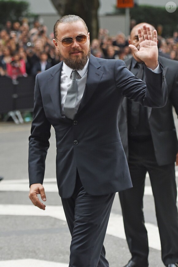 Leonardo Di Caprio arrive à l'événement Armani au musée Silos le 30 avril 2015