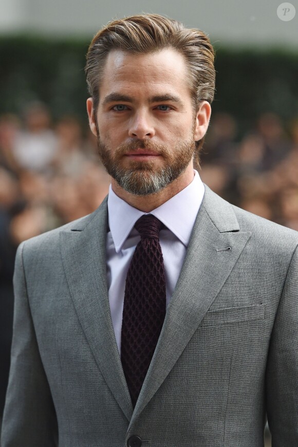 Chris Pine arrive à l'événement Armani au musée Silos le 30 avril 2015