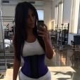 Kim Kardashian a dévoilé sa taille de guêpe grâce à son corset What a Waist.
