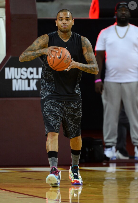 Chris Brown participe au match de basket-ball "Power 106's All-Star" au profit de Homeboy Industries à Los Angeles, le 21 septembre 2014.