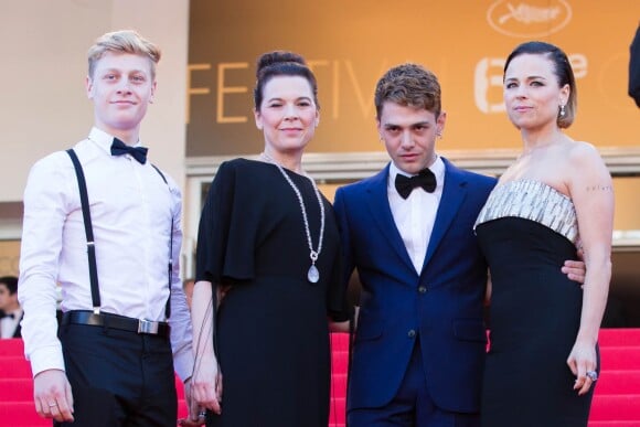 Antoine Olivier Pilon, Anne Dorval, Xavier Dolan et Suzanne Clément pour la cérémonie de clôture du 67e Festival du film de Cannes le 24 mai 2014.