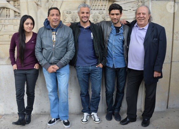 Hafsia Herzi, Smaïn Fairouze, Farid Khider, Salim Kechiouche et le réalisateur Mahmoud Zemmouri - Avant-première du film "Certifiée Halal" de Mahmoud Zemmouri au musée de l'histoire de l'immigration à Paris le 7 mai 2015.