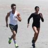 Exclusif - Zac Efron et sa petite amie Sami Miro font un jogging sur la plage de Tybee Island en Georgie, le 3 mai 2015.