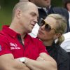 Zara Phillips et Mike Tindall lors de la 3e édition du tournoi de golf caritatif ISPS Handa Celebrity Golf Classic le 8 mai 2015 à The Grove, dans l'Hertfordshire.