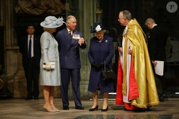 Le prince Charles et la duchesse Camilla avec la reine Elizabeth II. Cérémonie de commémoration pour le 70e anniversaire de la fin de la Seconde Guerre Mondiale à l'abbaye de Westminster à Londres le 9 mai 2015.