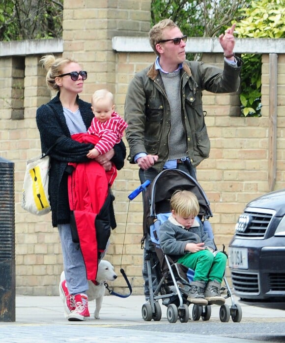 Billie Piper et Laurence Fox avec leurs deux fils à Londres, le 17 avril 2013  