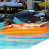 Devin Brugman se détend dans une piscine de l'hôtel Thompson Miami Beach. Miami, le 7 mai 2015.