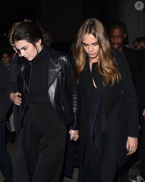 Kendall Jenner et Cara Delevingne à Londres, le 23 février 2015.