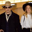  Johnny Depp et sa fianc&eacute;e Amber Heard arrivent &agrave; l'a&eacute;roport de Tokyo. Le 26 janvier 2015&nbsp;  