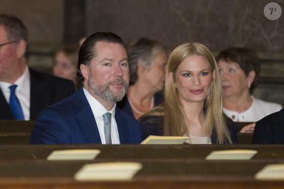 Gustaf Magnuson et sa femme Vicky Andrén à la chapelle royale du palais Drottningholm, à Stockholm, le 17 mai 2015 pour la cérémonie de publication des bans du mariage du prince Carl Philip de Suède et de Sofia Hellqvist