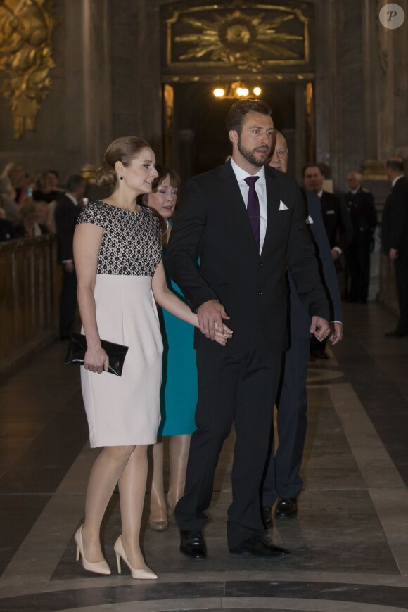 Lina Hellqvist, soeur de Sofia, et son compagnon Jonas Frejd à la chapelle royale du palais Drottningholm, à Stockholm, le 17 mai 2015 pour la cérémonie de publication des bans du mariage du prince Carl Philip de Suède et de Sofia Hellqvist