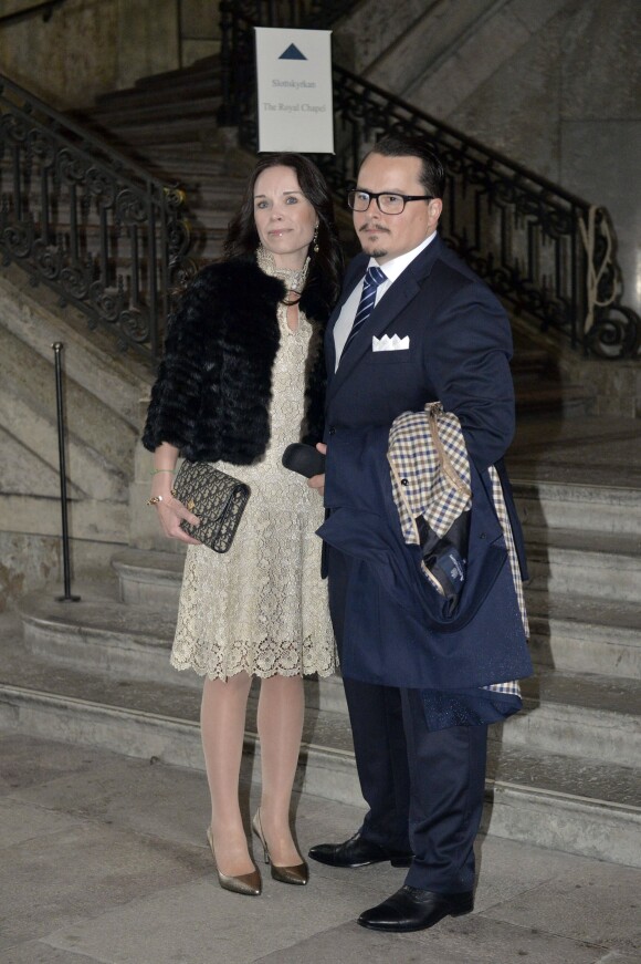 Maria Nilsson et Oscar Kylberg à la chapelle royale du palais Drottningholm, à Stockholm, le 17 mai 2015 pour la cérémonie de publication des bans du mariage du prince Carl Philip de Suède et de Sofia Hellqvist