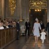 La princesse Victoria de Suède, son mari le prince Daniel et leur fille la princesse Estelle à la chapelle royale du palais Drottningholm, à Stockholm, le 17 mai 2015 pour la cérémonie de publication des bans du mariage du prince Carl Philip de Suède et de Sofia Hellqvist