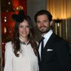 Le prince Carl Philip de Suède et Sofia Hellqvist le 17 mai 2015 lors de la réception au palais Drottningholm, à Stockholm, suivant la cérémonie de publication des bans de leur mariage.