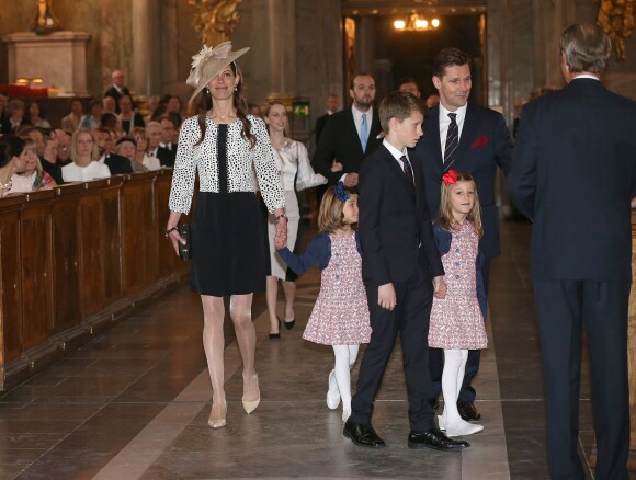 Patrick Sommerlath, sa femme Malin Luengo et leurs enfants à la chapelle royale du palais Drottningholm, à Stockholm, le 17 mai 2015 lors de la cérémonie de publication des bans du mariage du prince Carl Philip de Suède et de Sofia Hellqvist