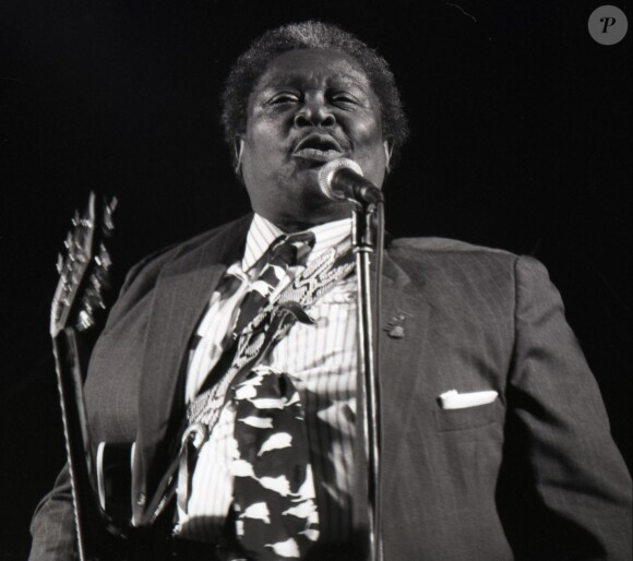 Picture By: Paul Bell / Retna Pictures - HIGHER RATES APPLY - please call to negotiate B.B. King performing live at Queens University, Belfast, Sunday 9th of December, 1990. This set has never been released before. - 83195 PBL - World Rights15/12/1990 - 