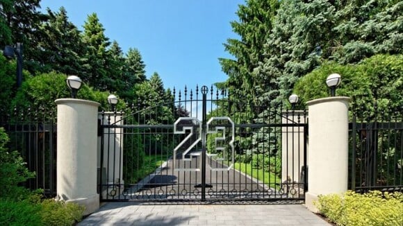 Michael Jordan en galère : Le prix de son immense maison divisé par deux !