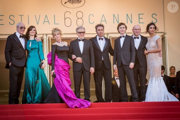 Michael Caine, Rachel Weisz, Jane fonda, Harvey Keitel, Paolo Sorrentino, Paul Dano, Alex Macqueen et Madalina Ghenea - Montée des marches du film "Youth" lors du 68e Festival International du Film de Cannes, le 20 mai 2015.