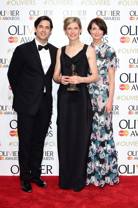 Adam Garcia, Crystal Pite et Lauren Cuthbertson aux Lawrence Olivier Awards à Londres, le 12 avril 2015.