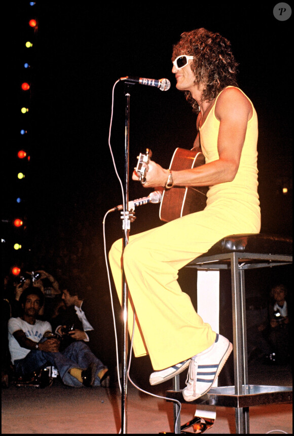 Michel Polnareff en concert au Forest National à Bruxelles, le 26 octobre 1975.