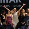 Eva Longoria, Bella Hadid, Kendall Jenner, Karlie Kloss, Joan Smalls, Jourdan Dunn et Lara Stone lors du gala "Cinema Against AIDS 22" de l'amfAR à l'hôtel Cap-Eden-Roc. Antibes, le 21 mai 2015.