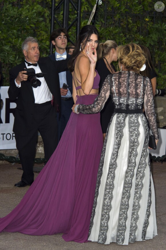 Kendall Jenner arrive à l'hôtel Cap-Eden-Roc pour assister au gala "Cinema against AIDS 22" de l'amfAR. Antibes, le 21 mai 2015.