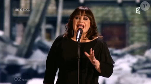 La Française Lisa Angell chante sur la scène de l'Eurovision 2015, le samedi 23 mai 2015 sur France 2.