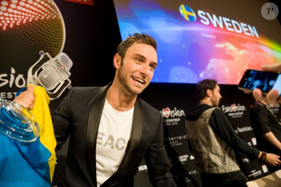 Le gagnant de l'Eurovision 2015 : le Suédois Mans Zelmerlöw, à Vienne en Autriche, le 23 mai 2015.