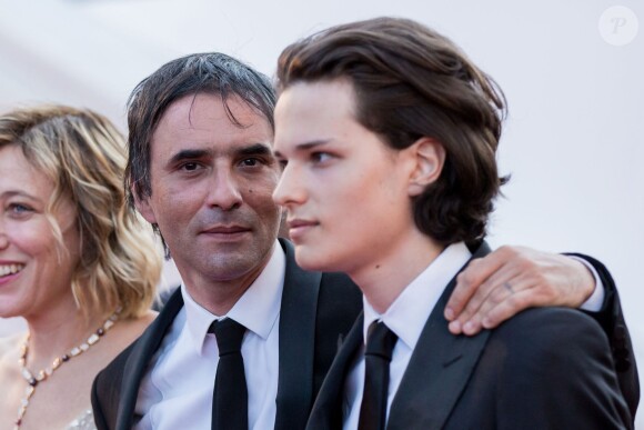 Samuel Benchetrit et son fils Jules - Montée des marches du film "Carol" lors du 68e Festival International du Film de Cannes, le 17 mai 2015.