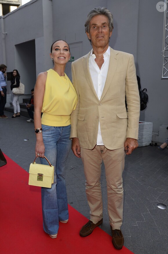 Dominique Desseigne et sa compagne Alexandra Cardinale - Dernière du spectacle "Les Franglaises" au théâtre Bobino à Paris, le 27 mai 2015