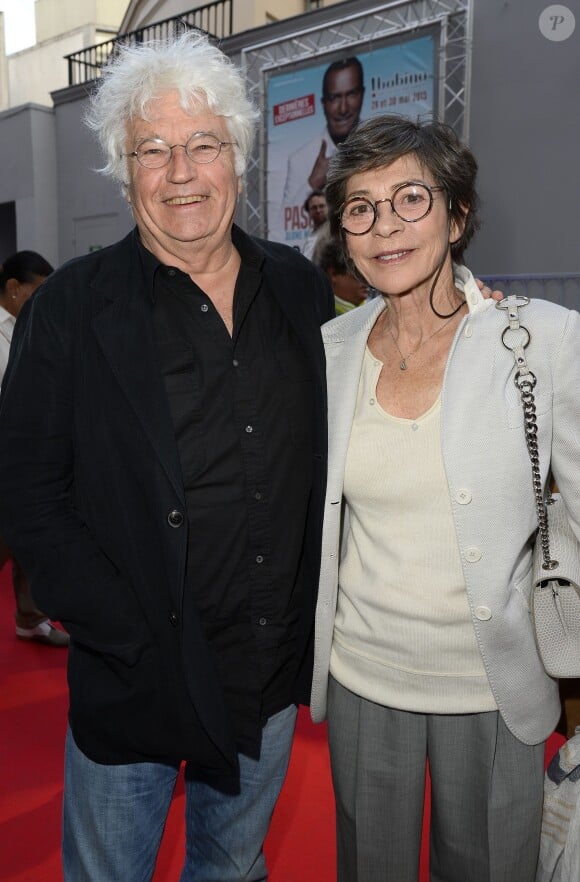 Jean-Jacques Annaud et sa femme - Dernière du spectacle "Les Franglaises" au théâtre Bobino à Paris, le 27 mai 2015.