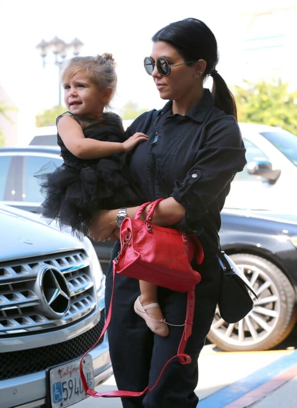 Kourtney Kardashian emmène sa fille Penelope à sa leçon de danse classique. Tarzana, le 28 mai 2015.
