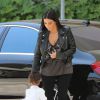 Kim Kardashian et sa fille North West se rendent à la Cheesecake Factory, au centre commercial Westfield Topanga à Los Angeles, le 28 mai 2015.