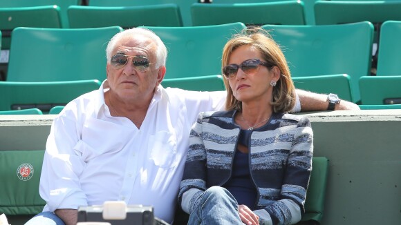 Dominique Strauss-Kahn et Myriam amoureux devant Patrick Bruel à Roland-Garros
