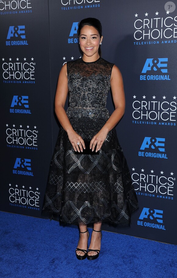 Gina Rodriguez - 5e cérémonie des Critics' Choice Television Awards au Beverly Hilton à Los Angeles, le 31 mai 2015.